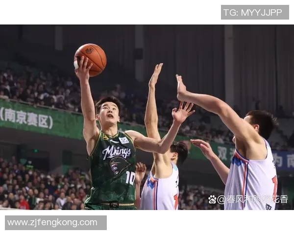 郭昊文：从篮球新星到职业生涯转折的励志故事与未来展望